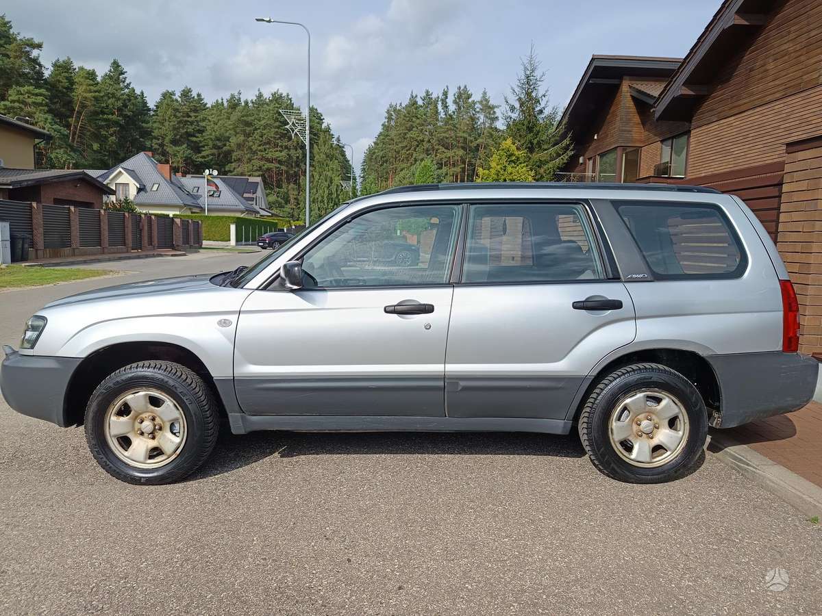 Subaru Forester, 2.0 l., off-road / crossover