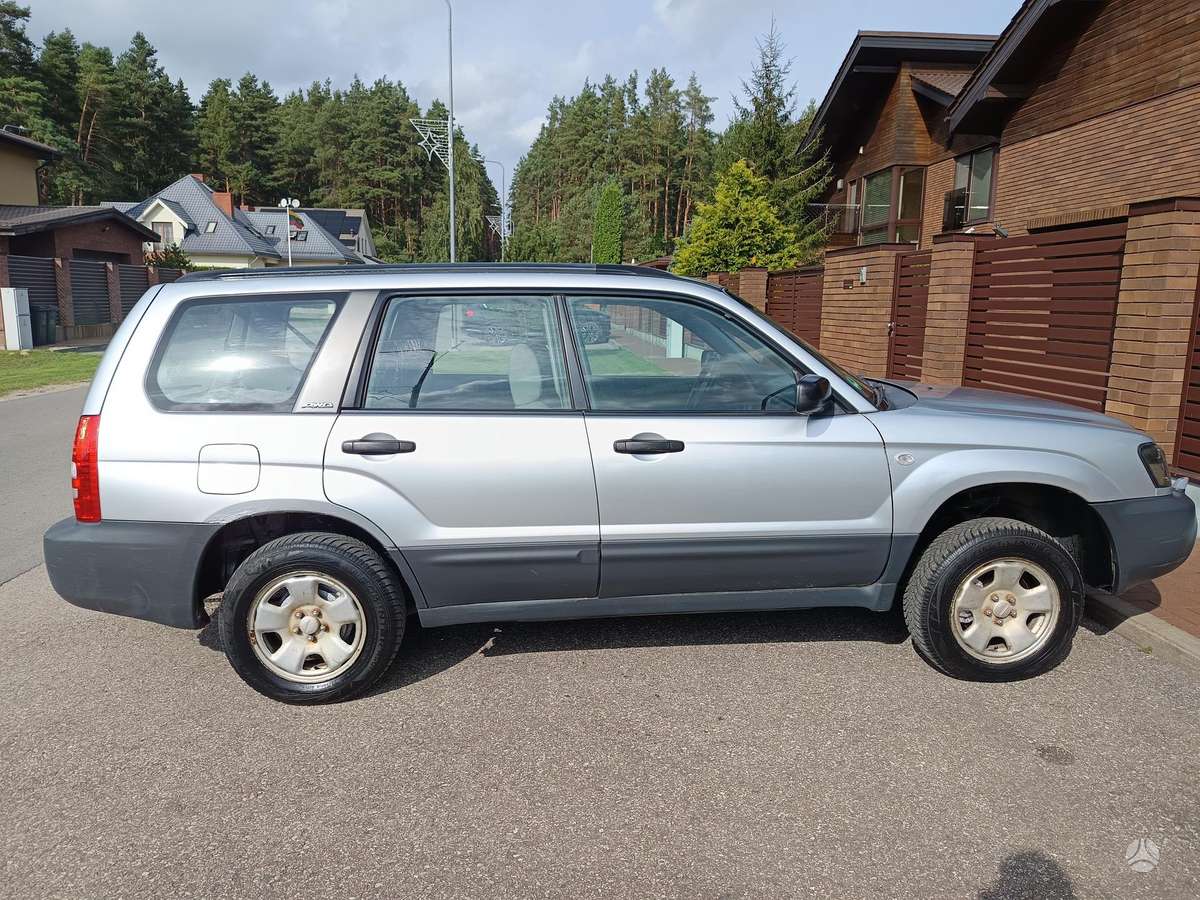 Subaru Forester, 2.0 l., off-road / crossover