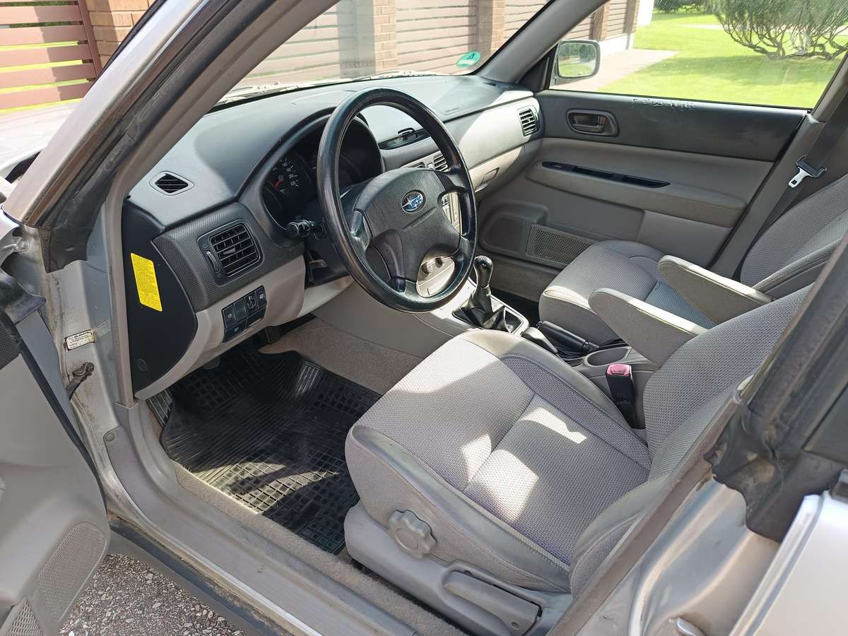 Subaru Forester, 2.0 l., off-road / crossover