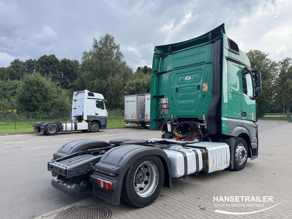 Mercedes-Benz Actros 1845 Mega Low Deck, double sleeper
