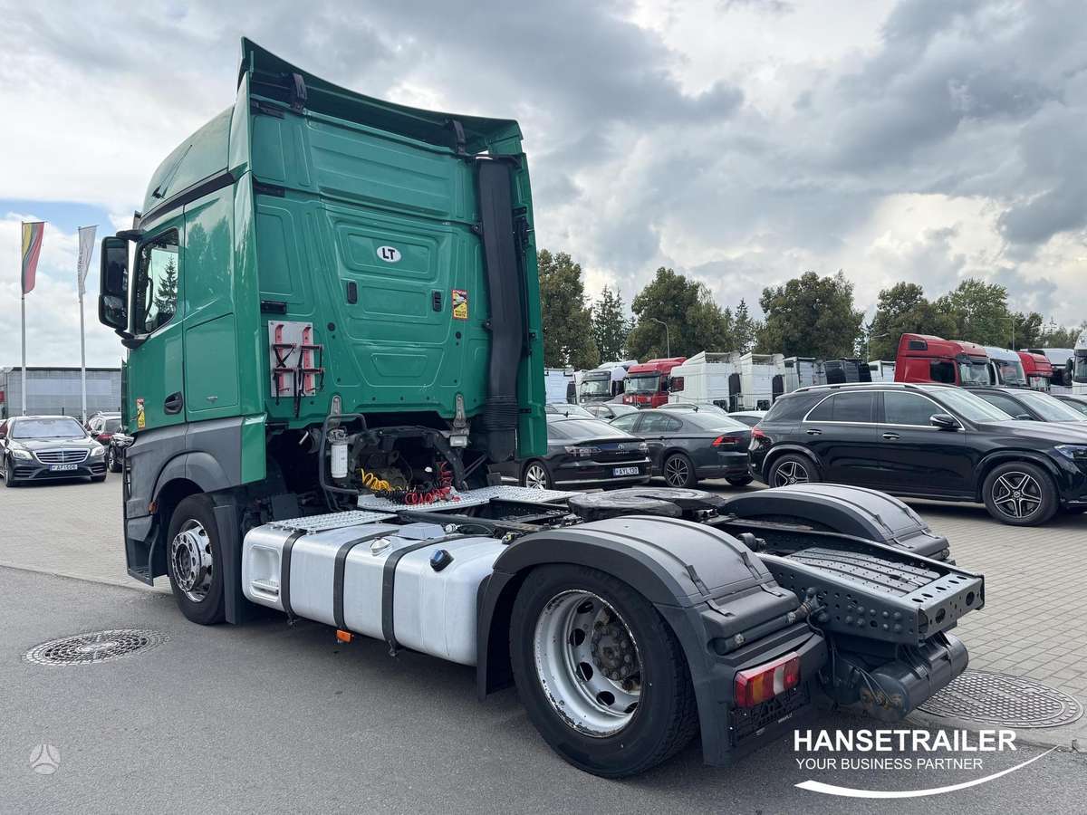 Mercedes-Benz Actros 1845 Mega Low Deck, double sleeper
