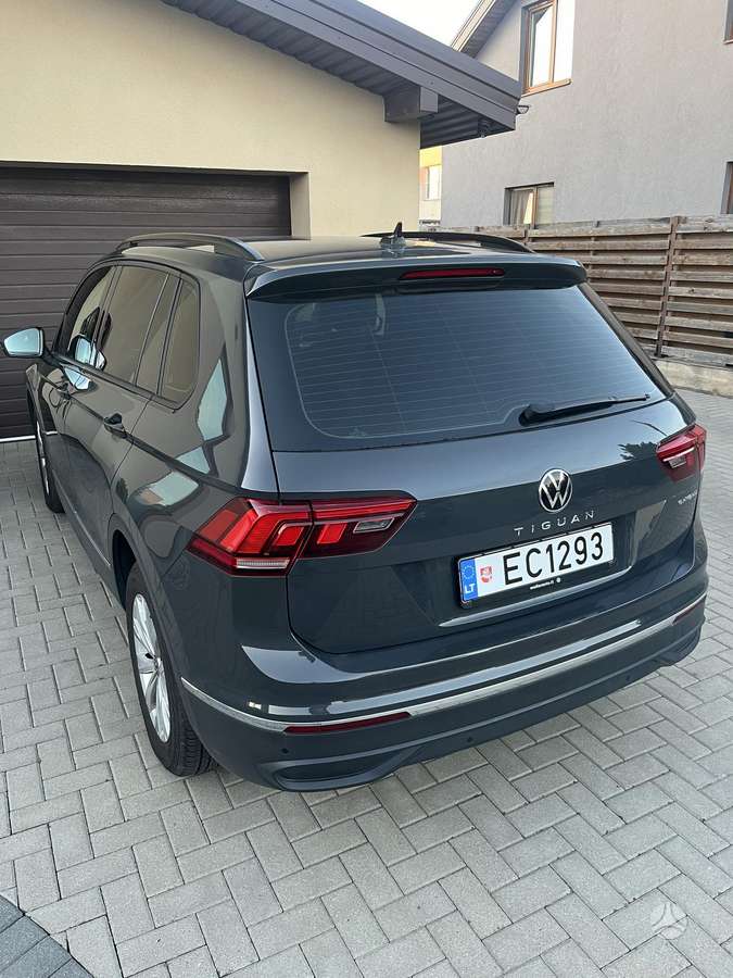 Volkswagen Tiguan - 2
