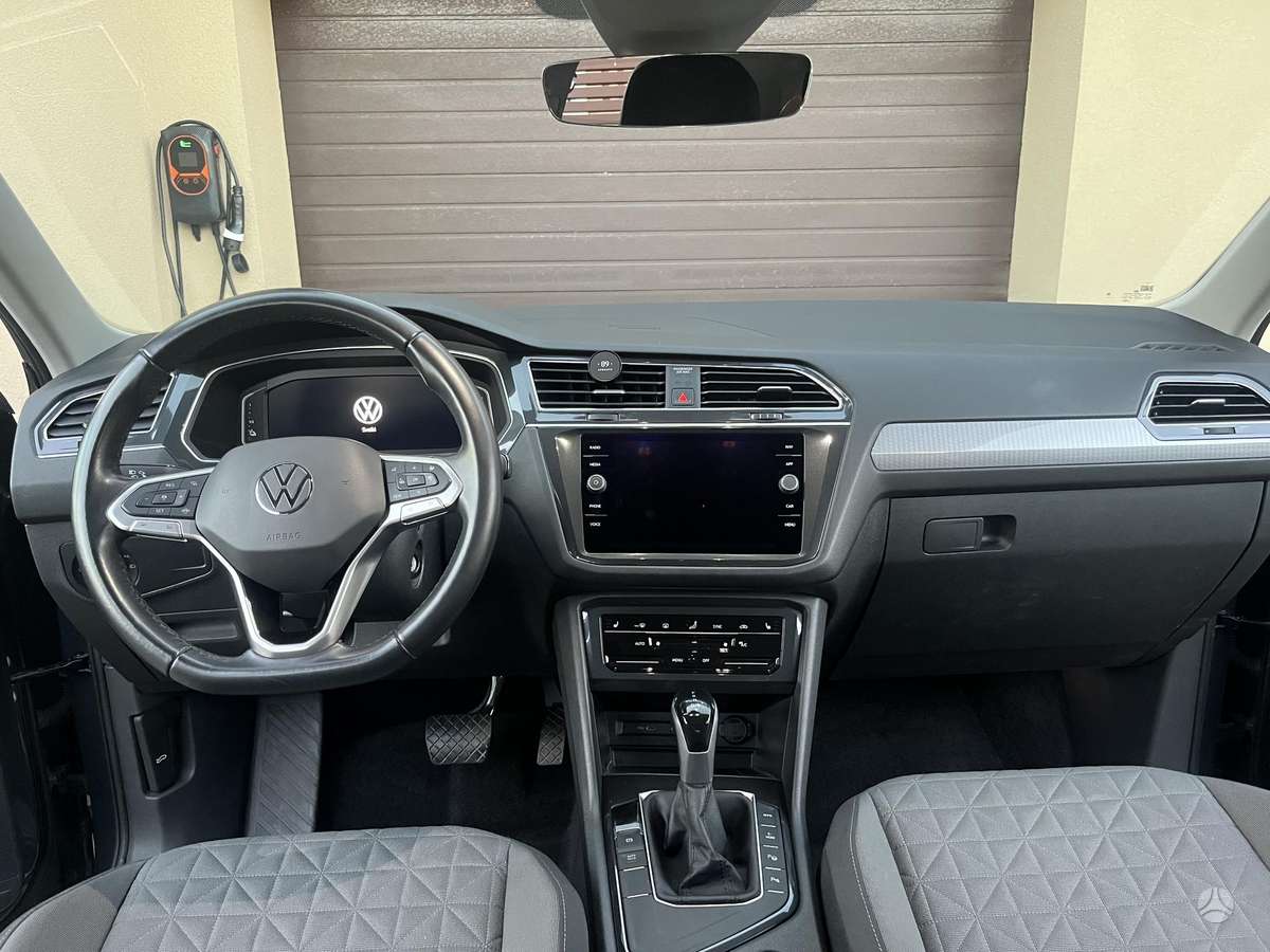 Volkswagen Tiguan - 9