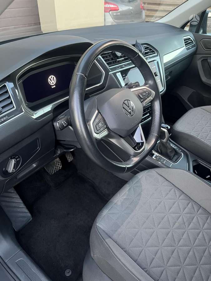 Volkswagen Tiguan - 10