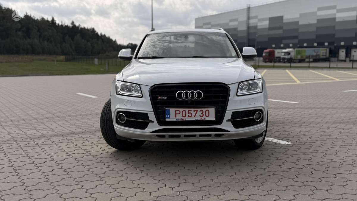 Audi Q5, 3.0 l., off-road / crossover