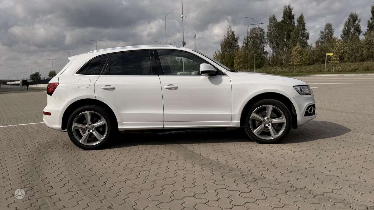 Audi Q5, 3.0 l., off-road / crossover