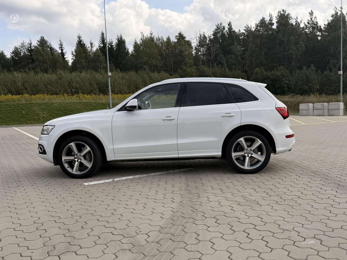 Audi Q5, 3.0 l., off-road / crossover