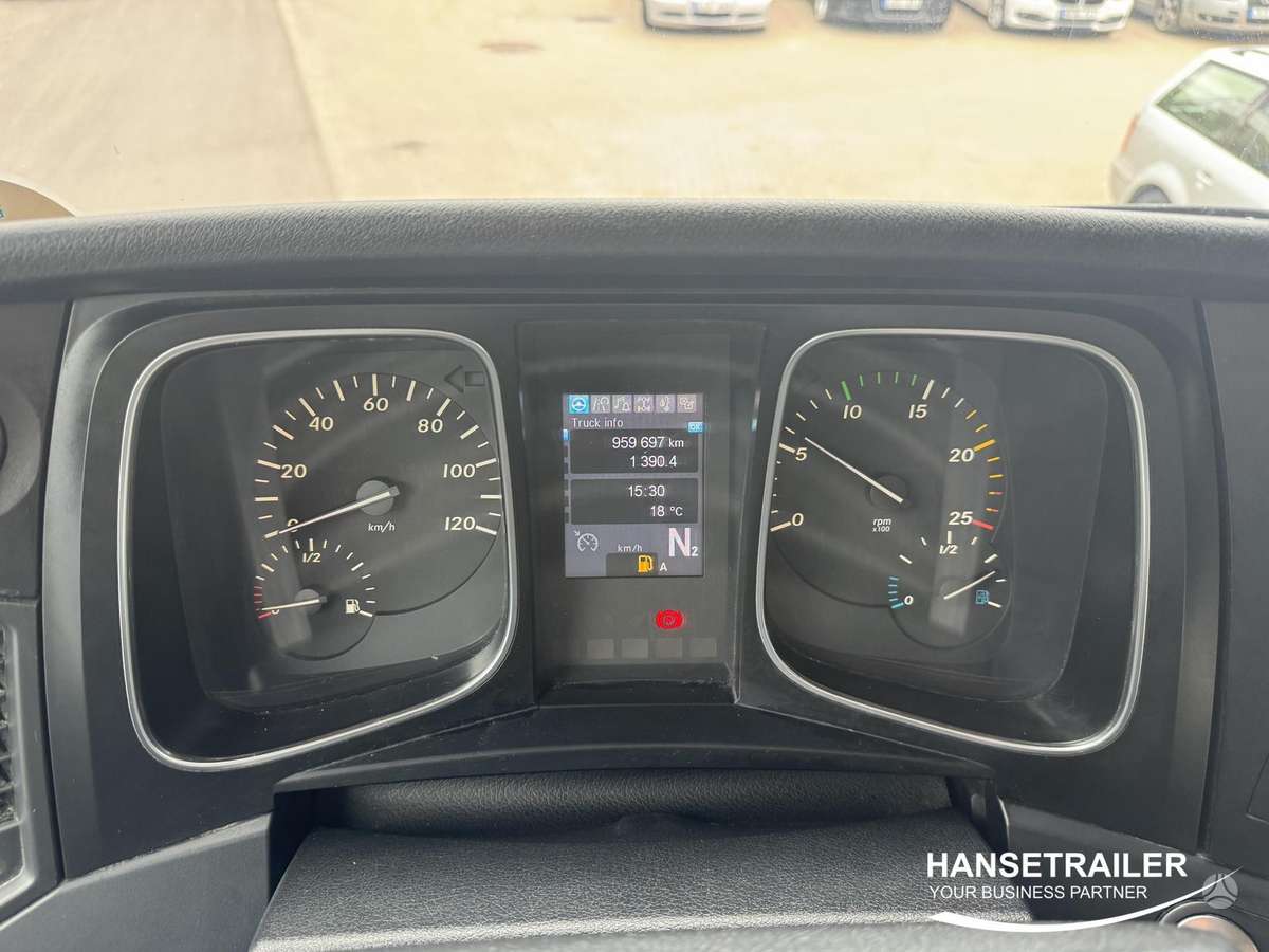 Mercedes-Benz Actros 1845, double sleeper