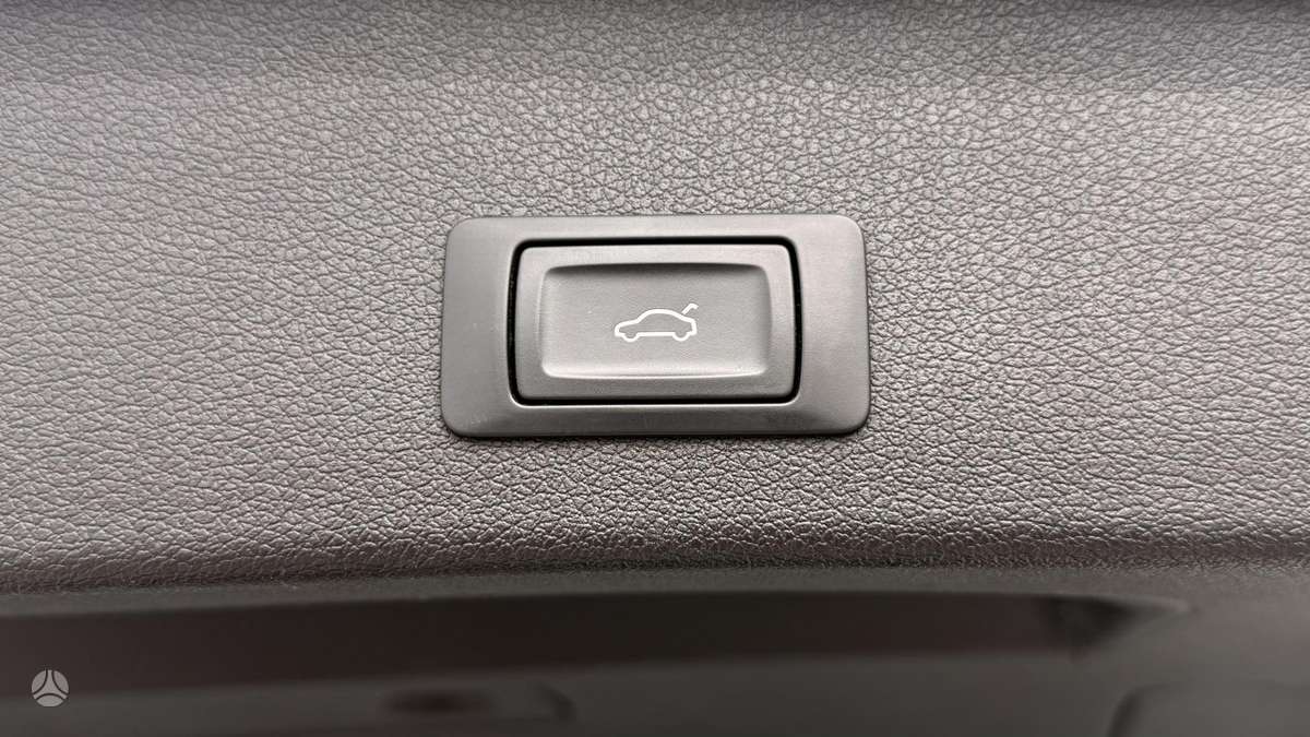 Audi Q5, 3.0 l., off-road / crossover