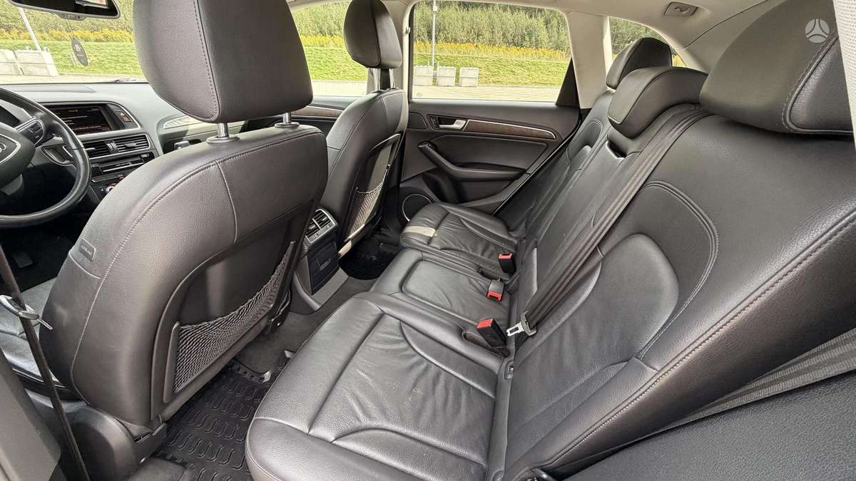 Audi Q5, 3.0 l., off-road / crossover