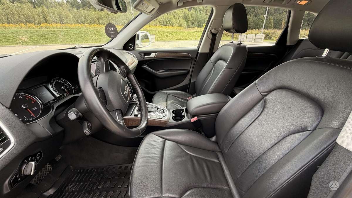 Audi Q5, 3.0 l., off-road / crossover
