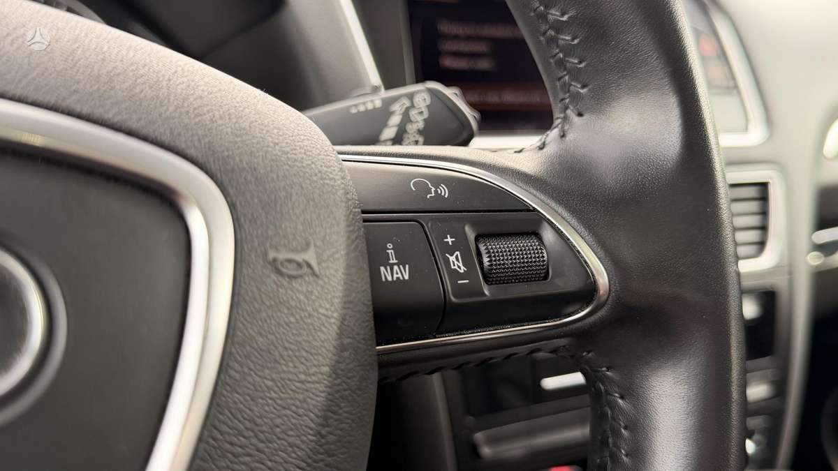 Audi Q5, 3.0 l., off-road / crossover