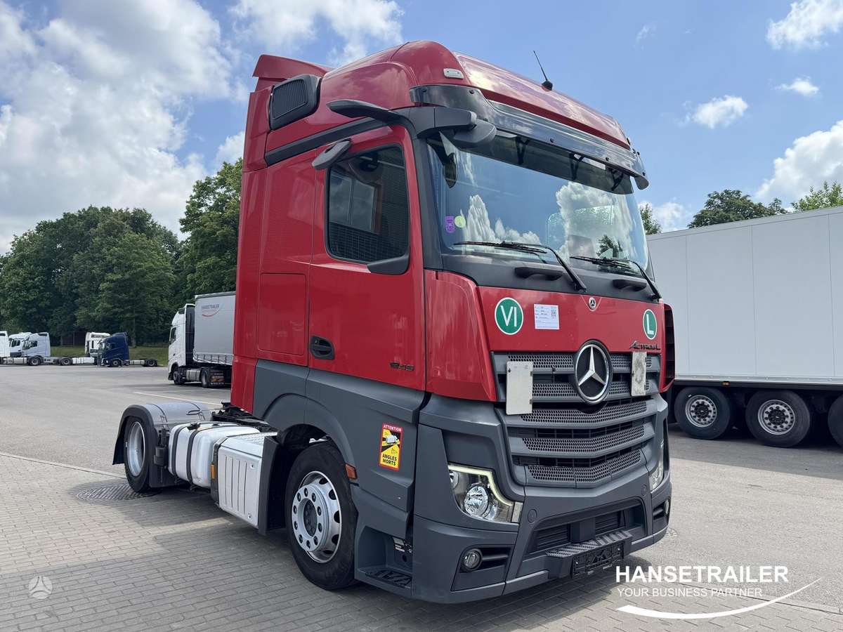 Mercedes-Benz Actros 1845 Big Space Mega Low Deck, double sleeper