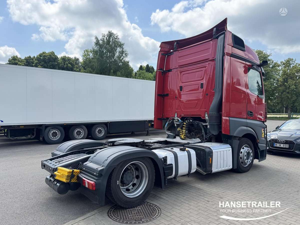Mercedes-Benz Actros 1845 Big Space Mega Low Deck, double sleeper