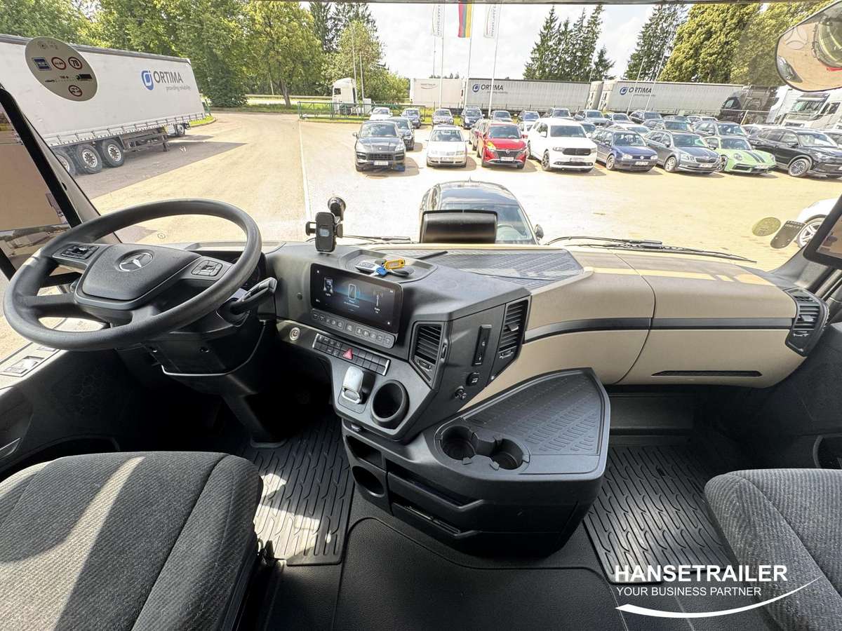 Mercedes-Benz Actros 1845 Big Space Mega Low Deck, double sleeper