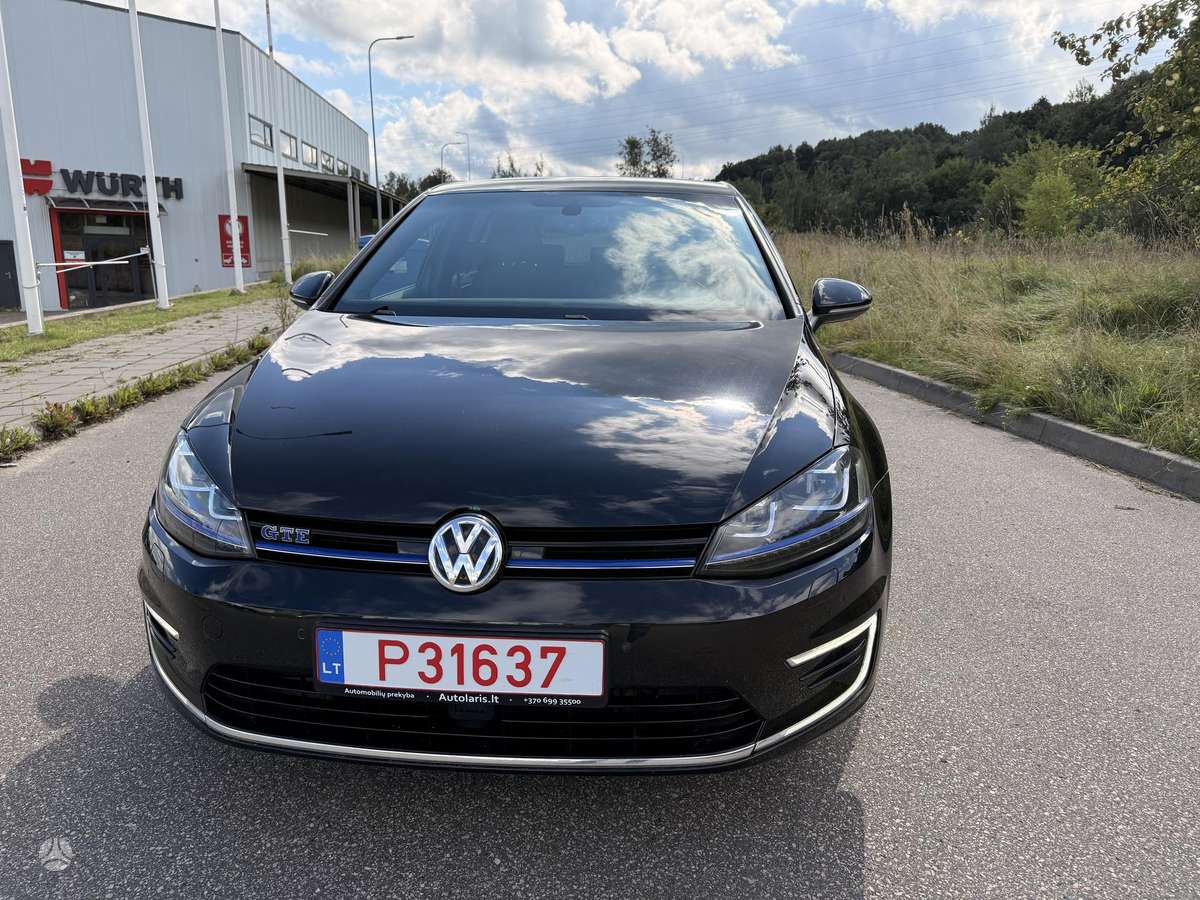 Volkswagen Golf - 2