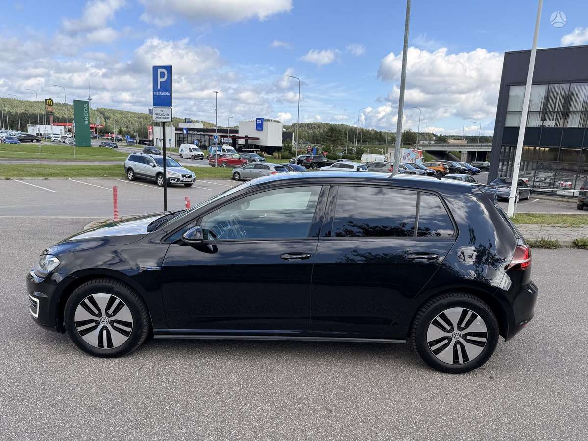 Volkswagen Golf - 8