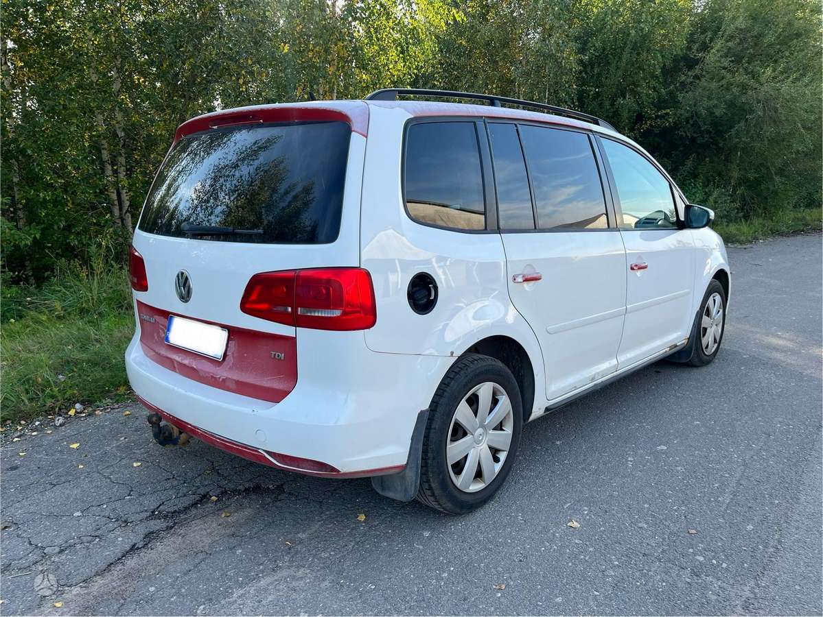 Volkswagen Touran - 4