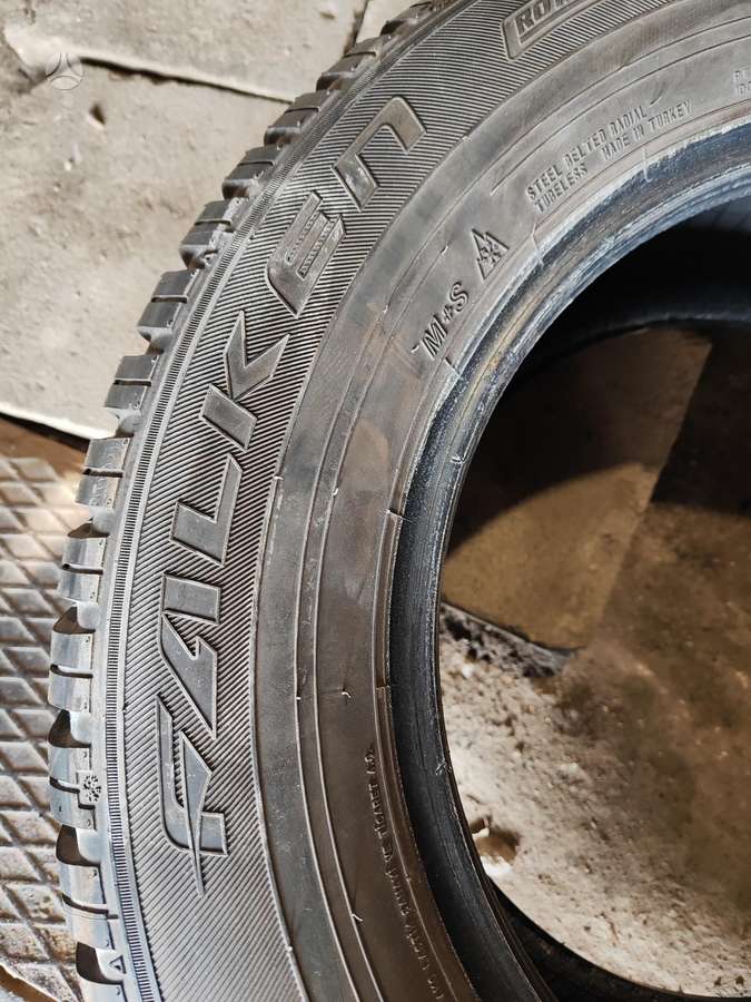 Falken, winter 235/60 R16