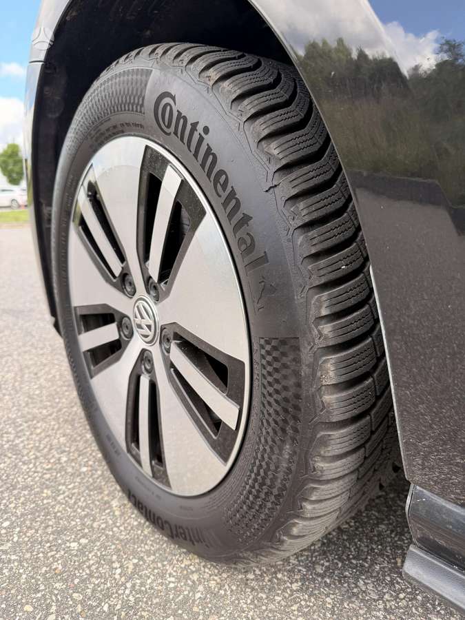 Volkswagen Golf - 10