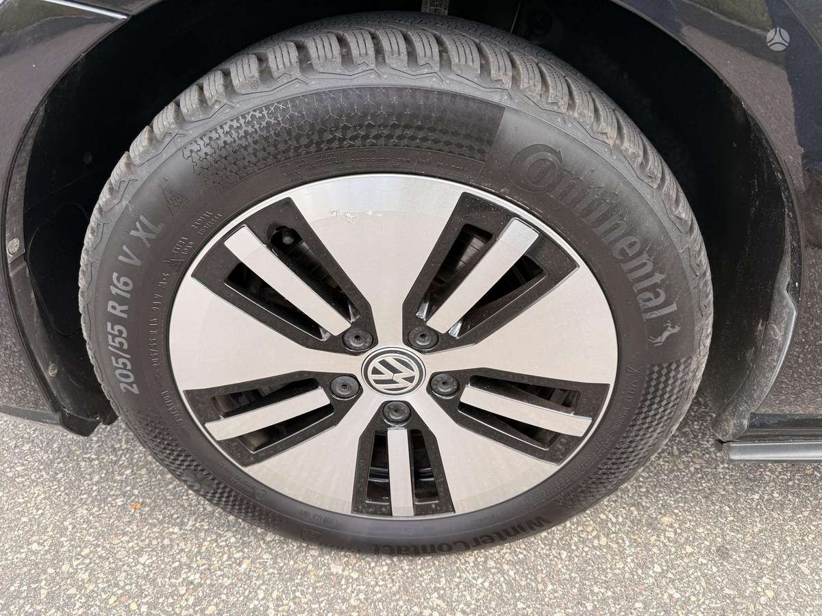 Volkswagen Golf - 11