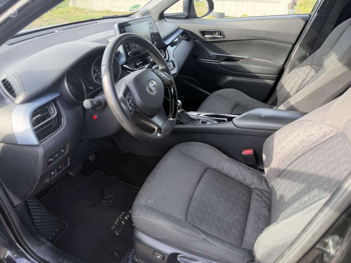Toyota C-HR - 10
