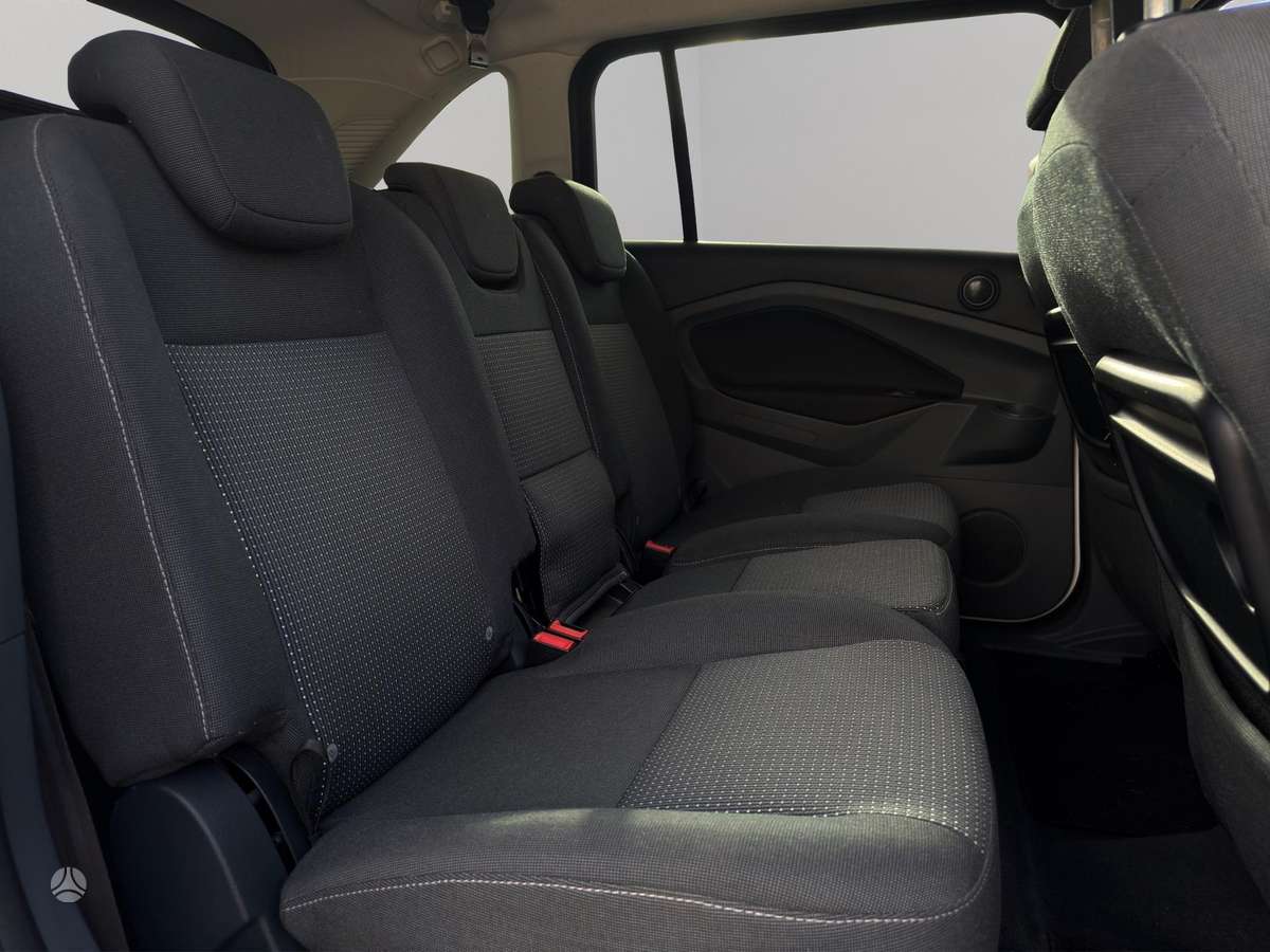 Ford Grand C-MAX - 9