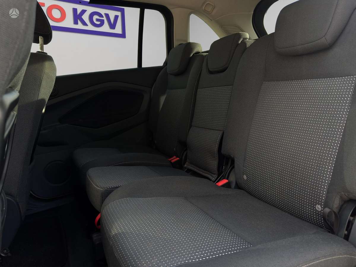 Ford Grand C-MAX - 11