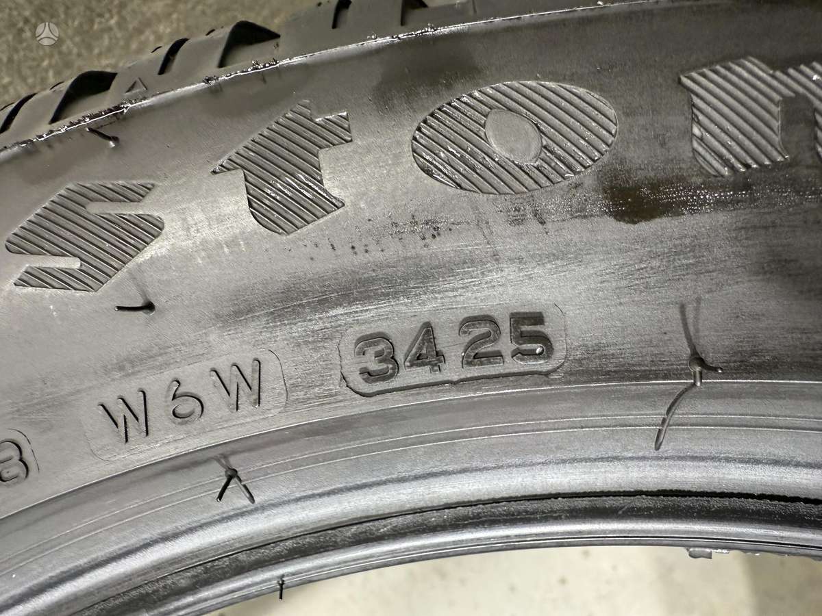 Firestone Winterhawk4//2025m, winter 225/50 R18