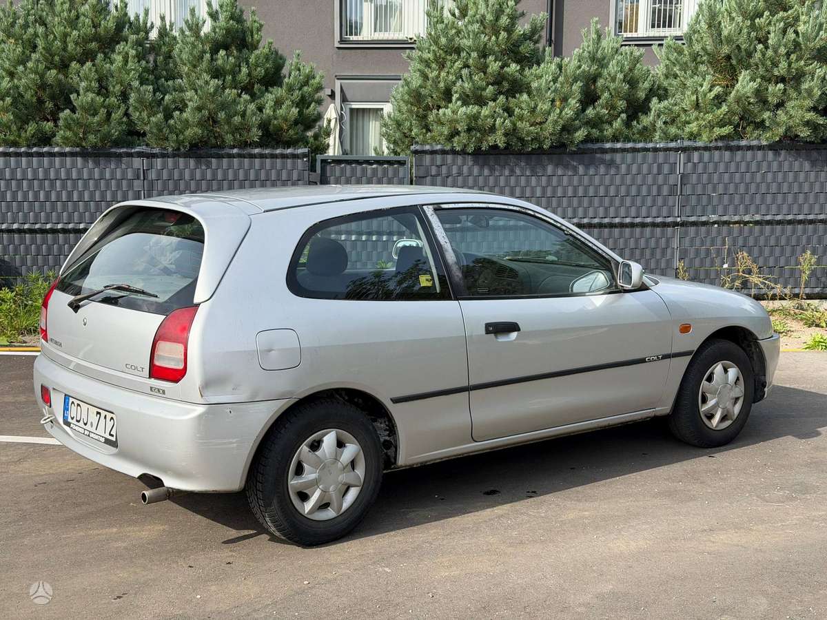 Mitsubishi Colt, 1.3 l., hatchback