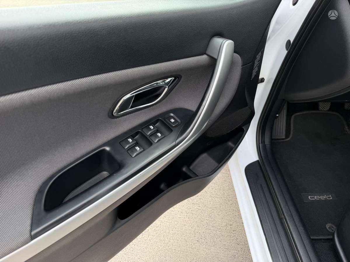 KIA Ceed - 10