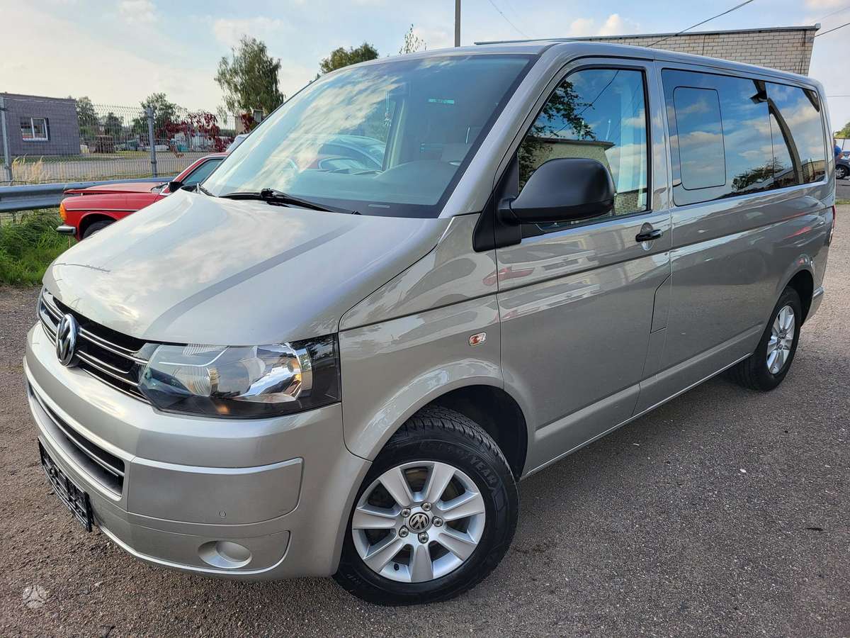 Volkswagen Multivan - 1