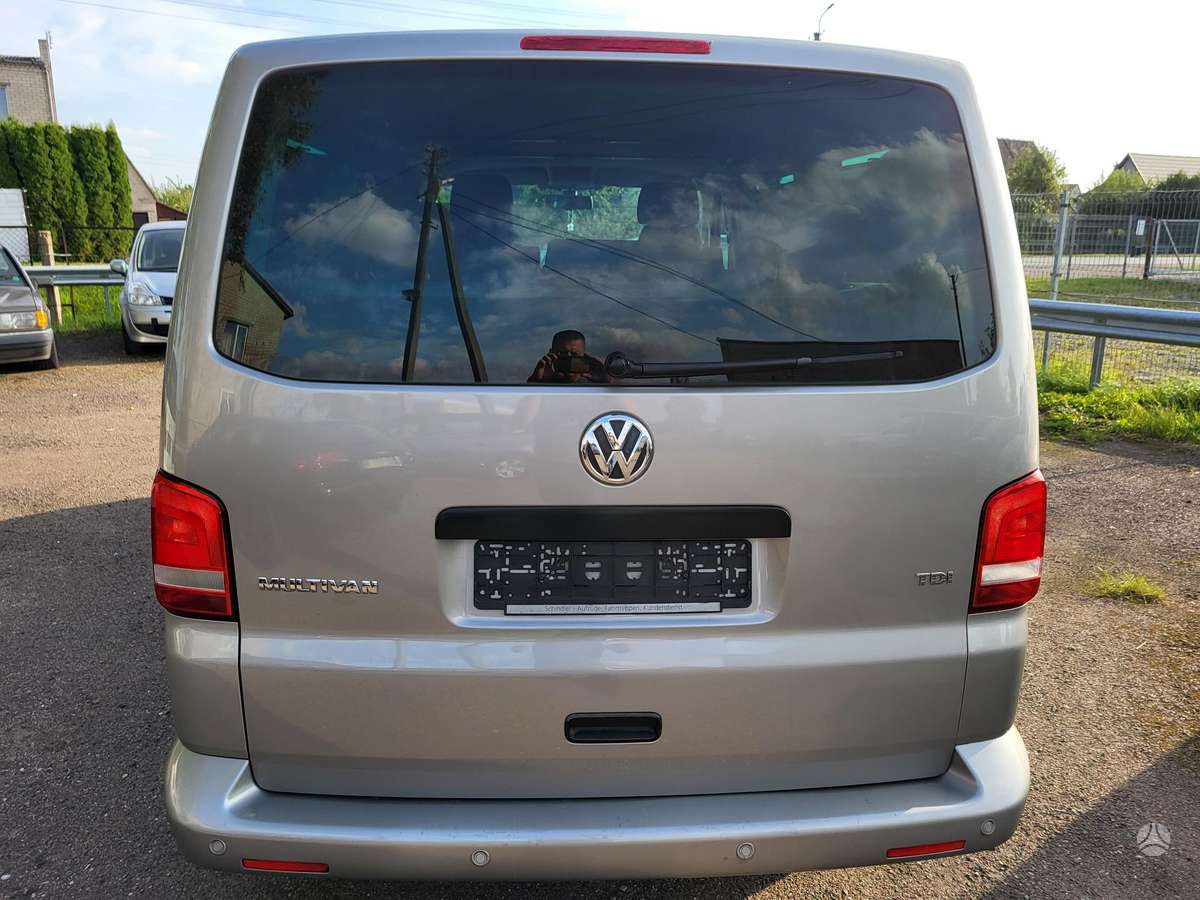 Volkswagen Multivan - 5
