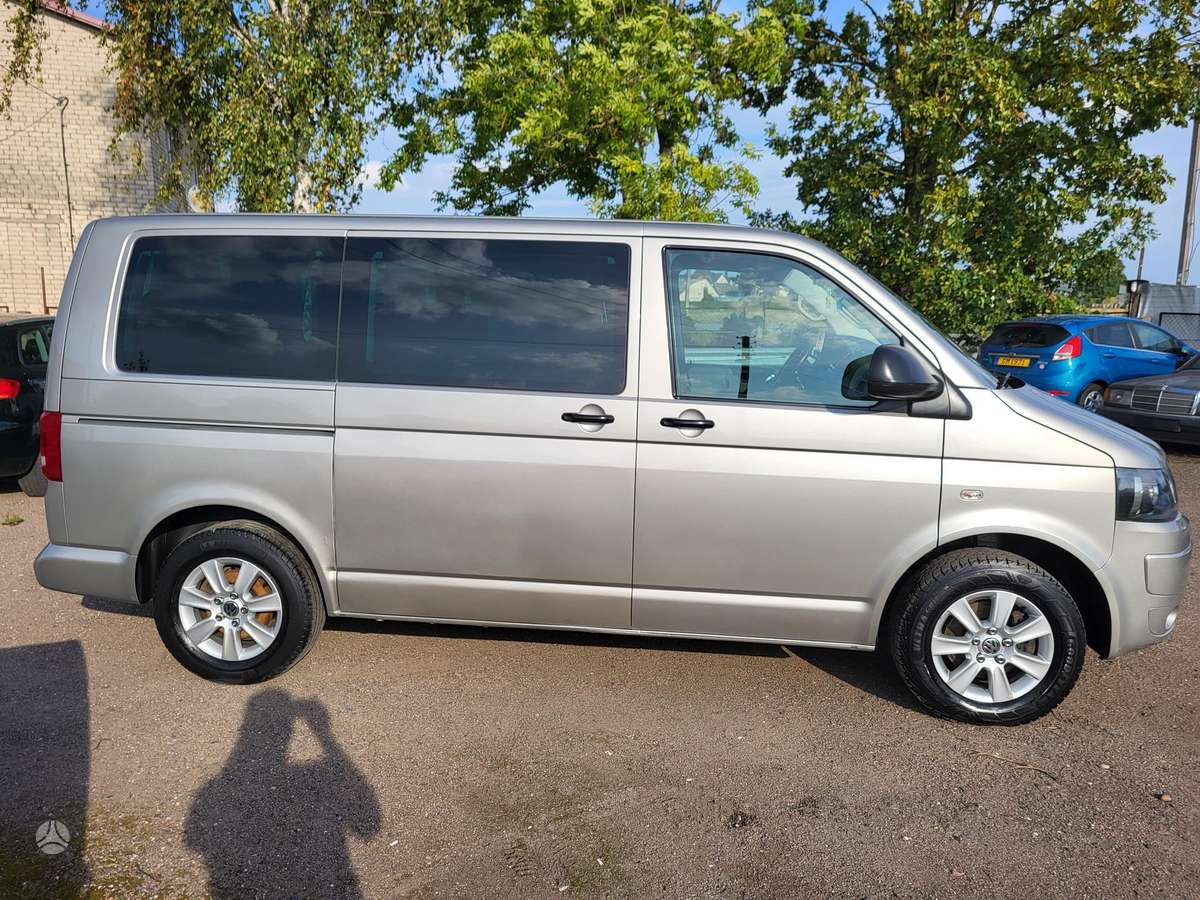 Volkswagen Multivan - 9