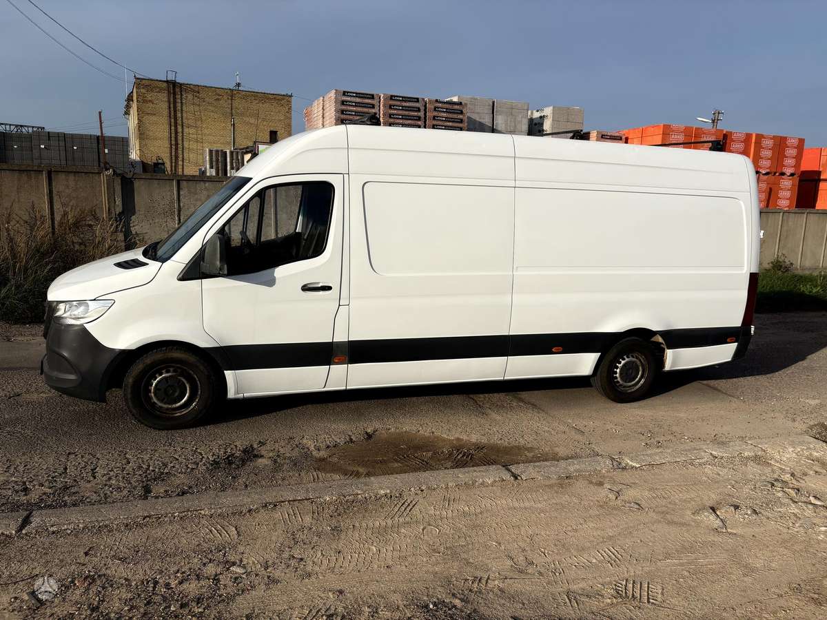 Mercedes-Benz Sprinter - 1