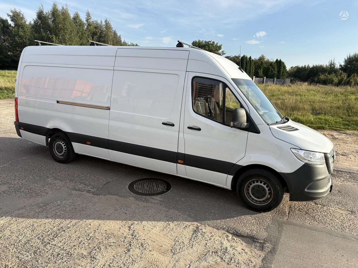 Mercedes-Benz Sprinter - 2