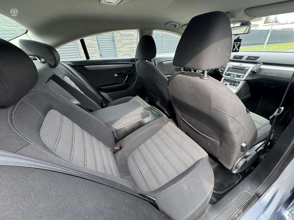 Volkswagen Passat CC - 8