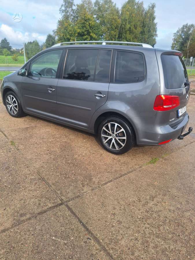 Volkswagen Touran - 5