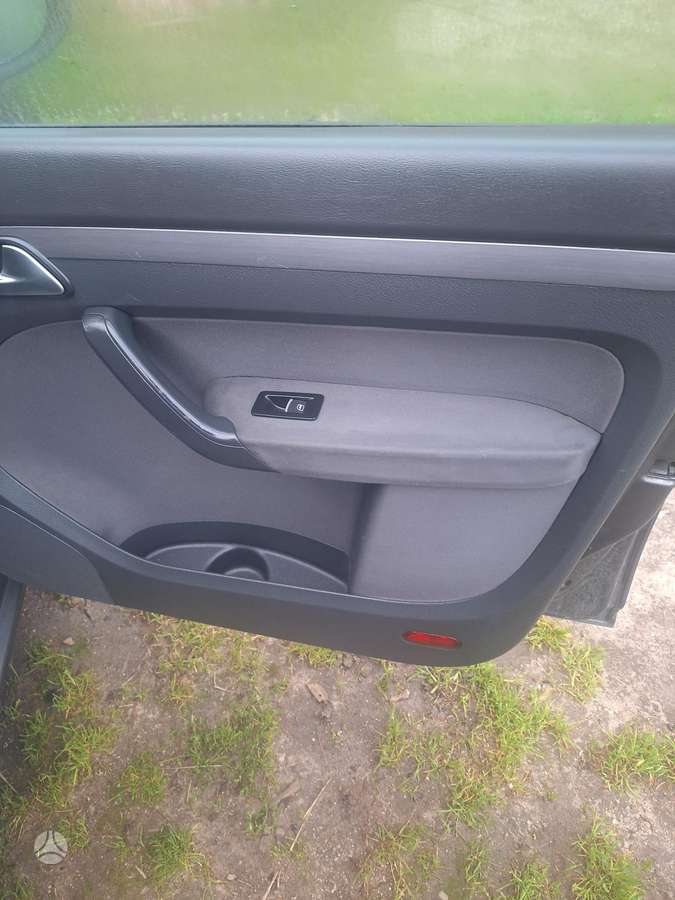 Volkswagen Touran - 9