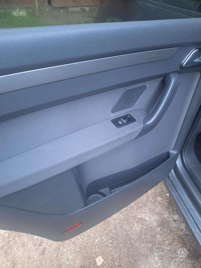 Volkswagen Touran - 11