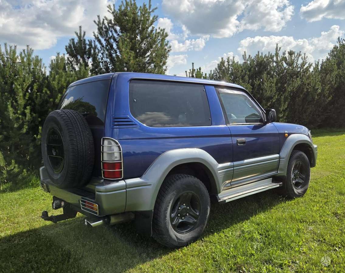 Toyota Land Cruiser - 2