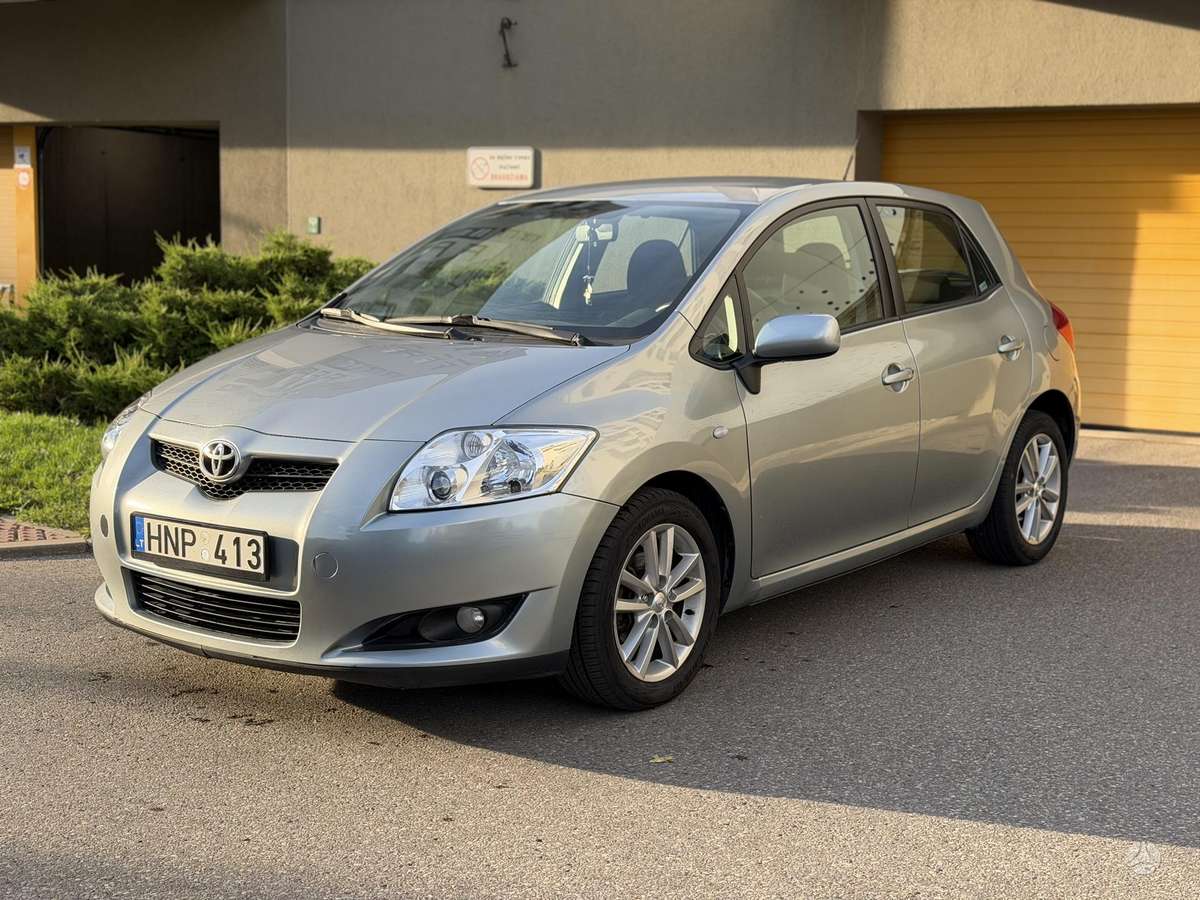 Toyota Auris - 1