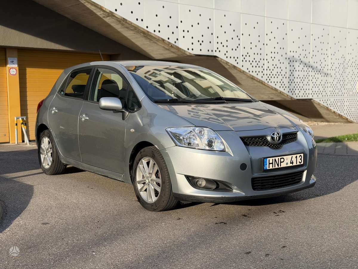 Toyota Auris - 2