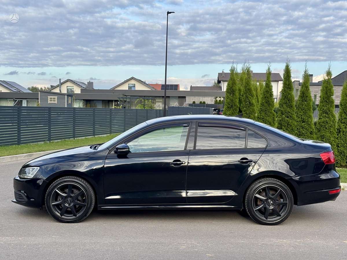 Volkswagen Jetta - 6