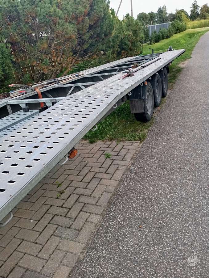 Niewiadow, auto transporter