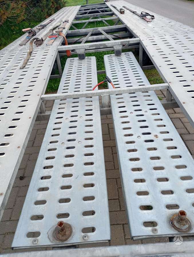 Niewiadow, auto transporter