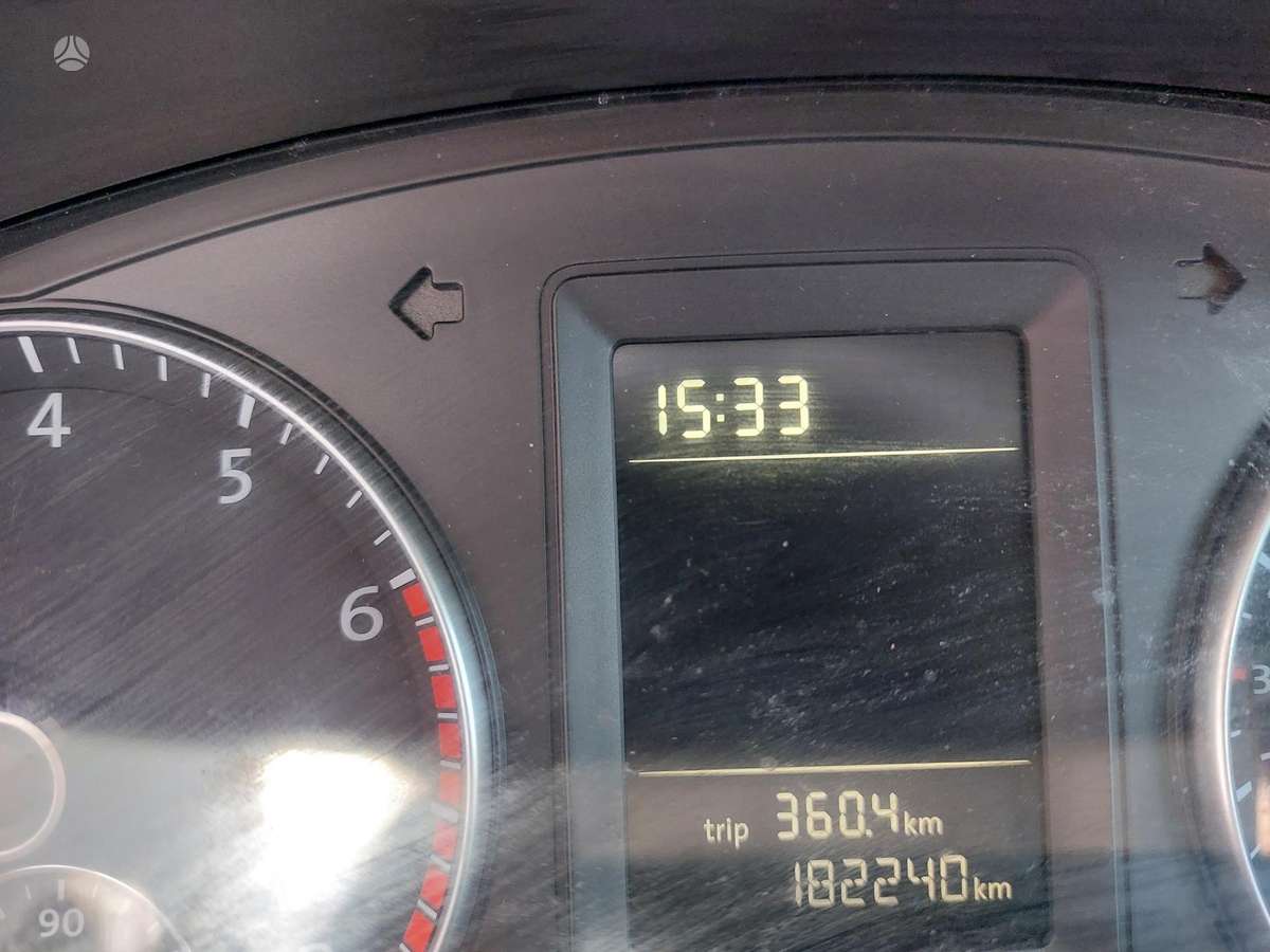 Volkswagen Jetta - 5