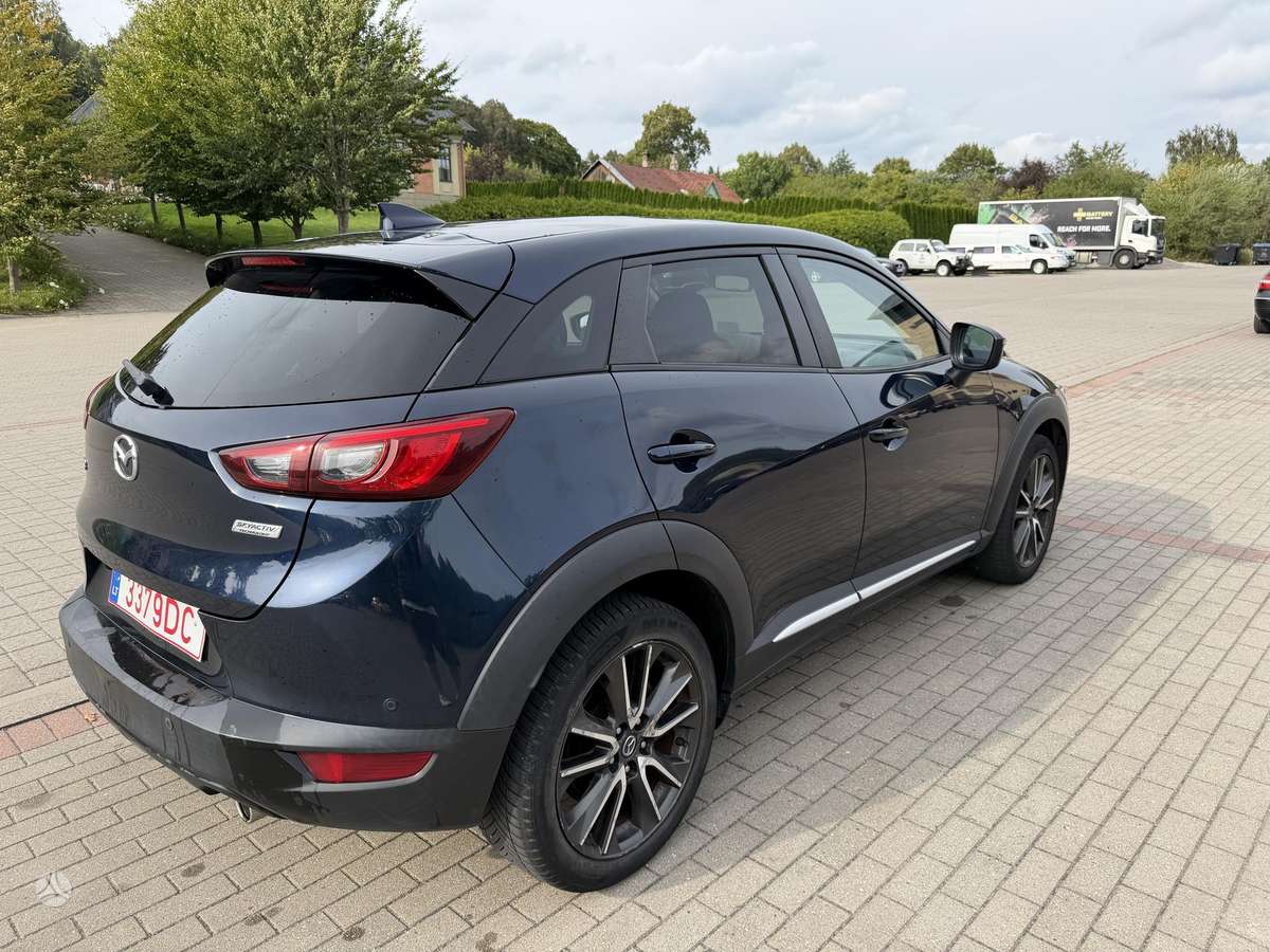 Mazda CX-3, 1.5 l., off-road / crossover