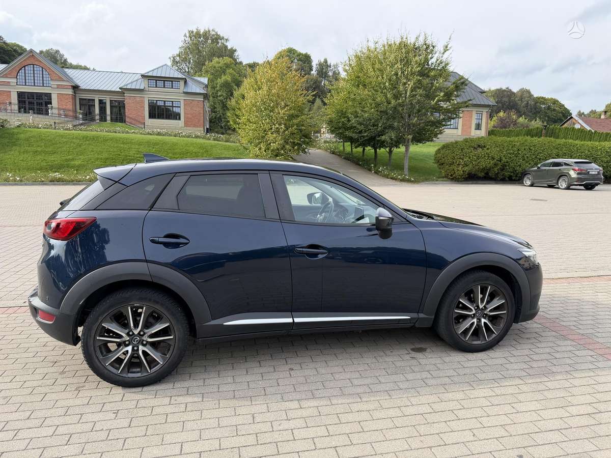 Mazda CX-3, 1.5 l., off-road / crossover