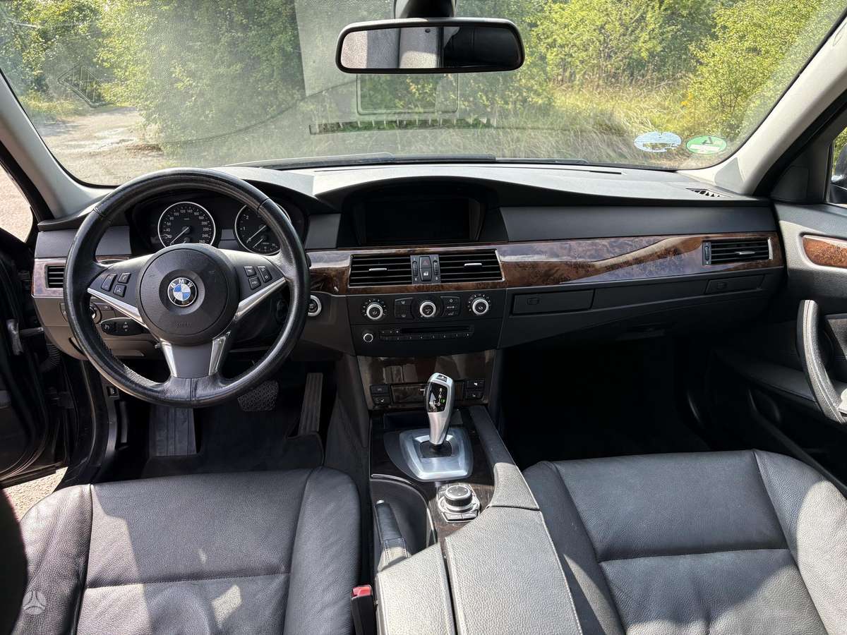 BMW 523, 2.5 l., Седан